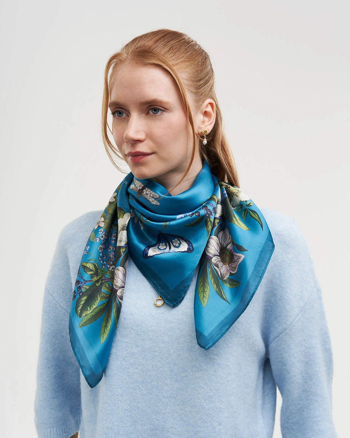 Midnight Garden Medium Square Fable Scarf 90 x 90 cm in Teal