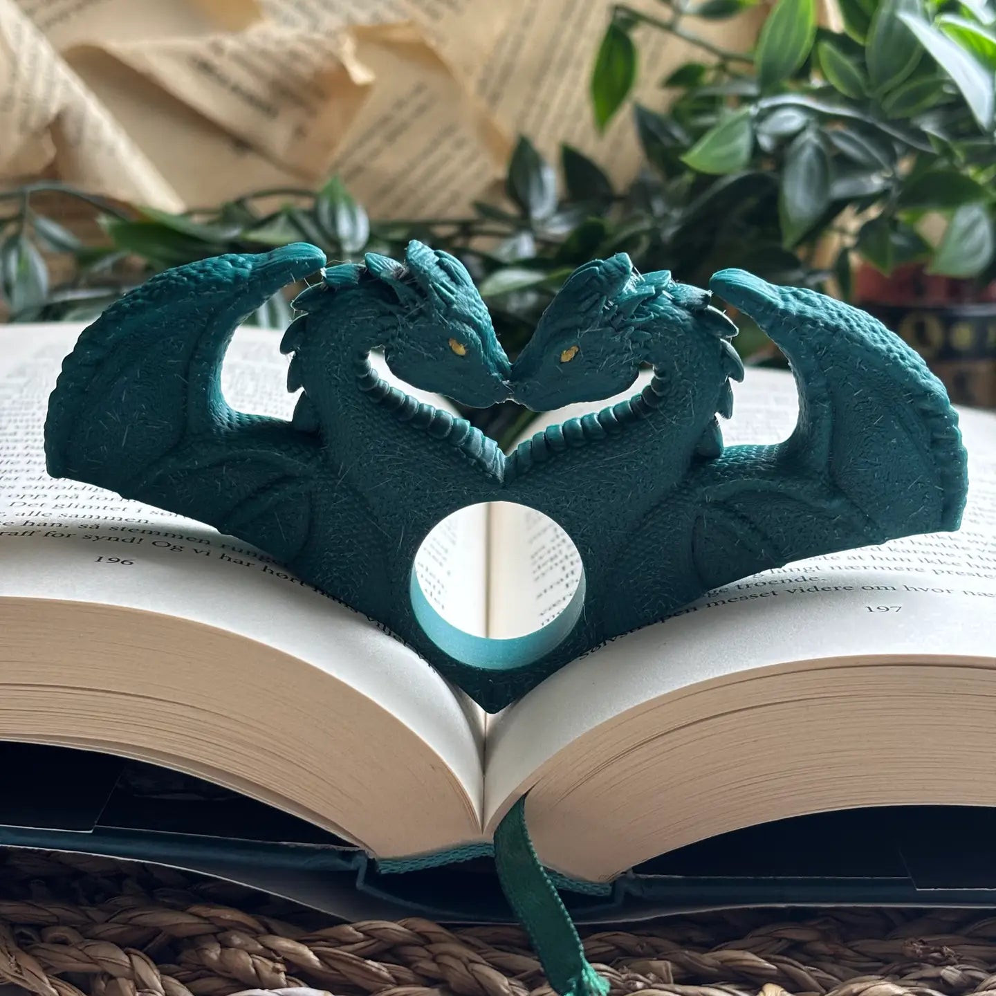 Thumb Page Holder - Dragon Lovers