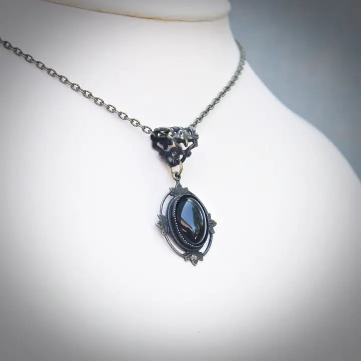 Black onyx Vintage Style Pendant Necklace