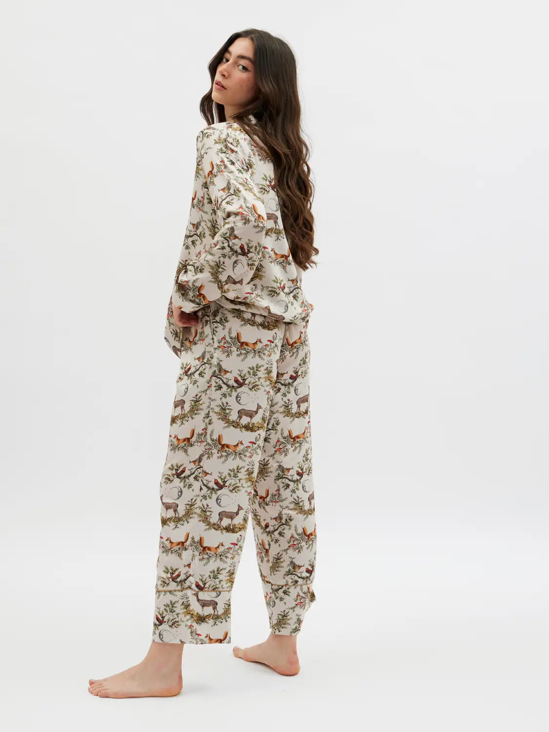 Fable A Night's Tale - Crystal Grey Woodland Scene Pajamas